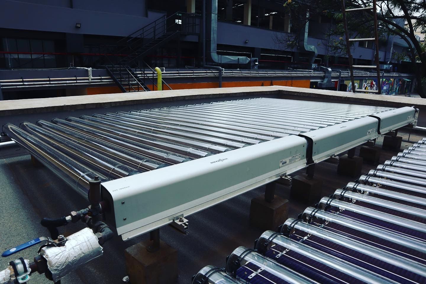 Evacuated-tube solar array — Nairobi